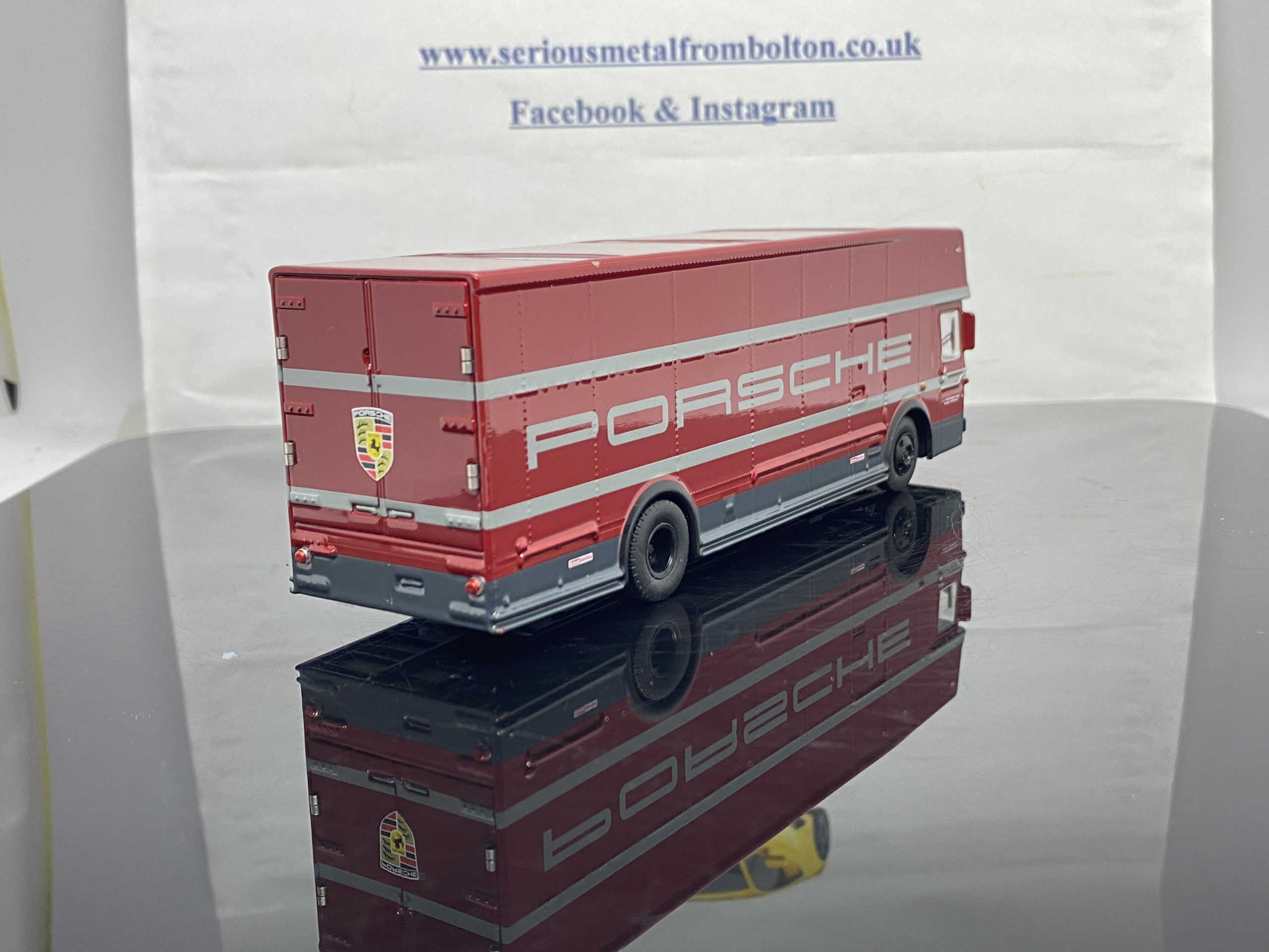 Schuco 1:43 GMC Raça carros vans Porsche / Ferrari John Edgar Enterprises 450913400 modelo carro 450913400 4007864045648