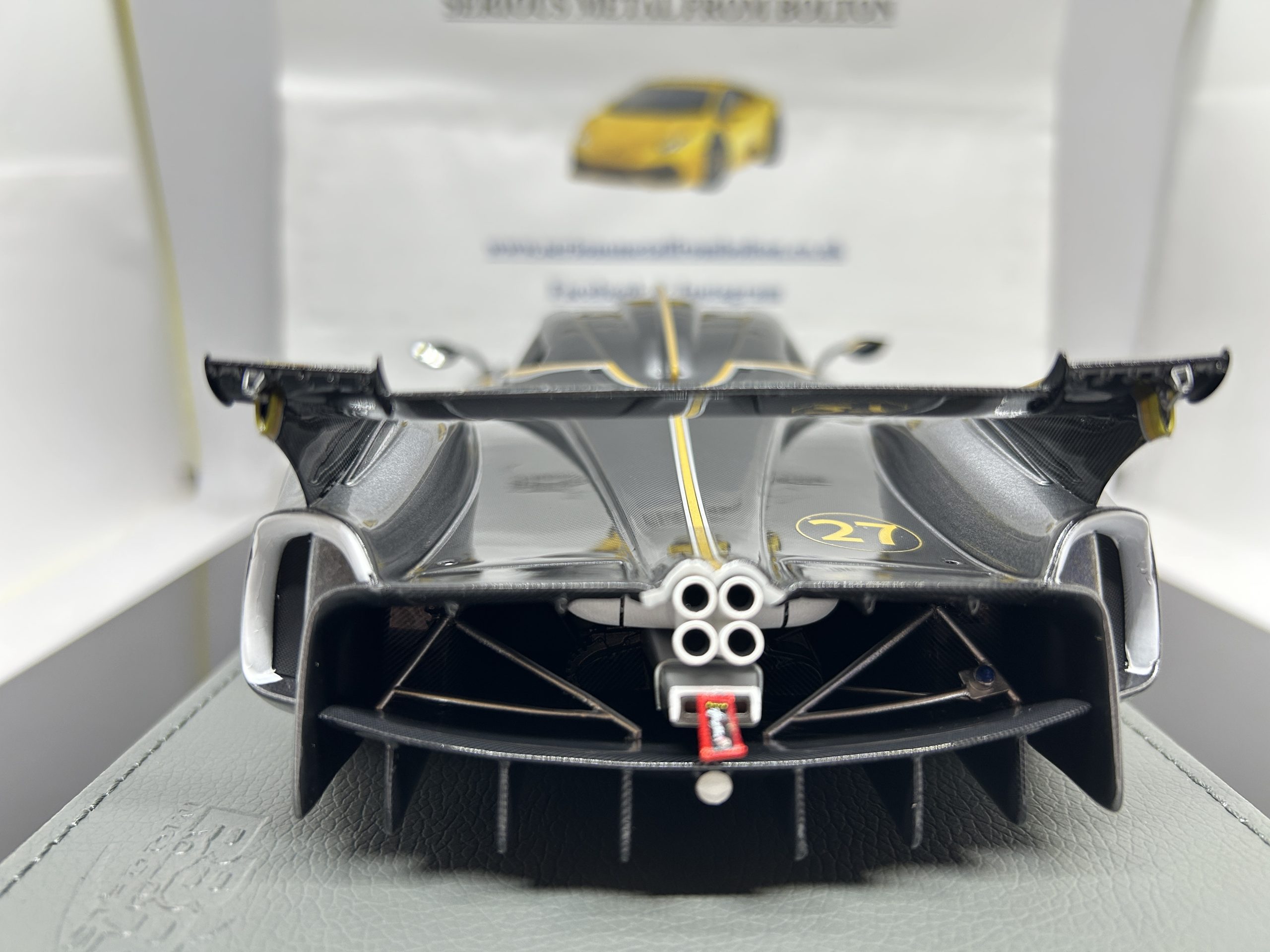 BBR Pagani Huayra R échelle 1/18 Gris Métal, Modèle Pré-vente, Alfa Romeo